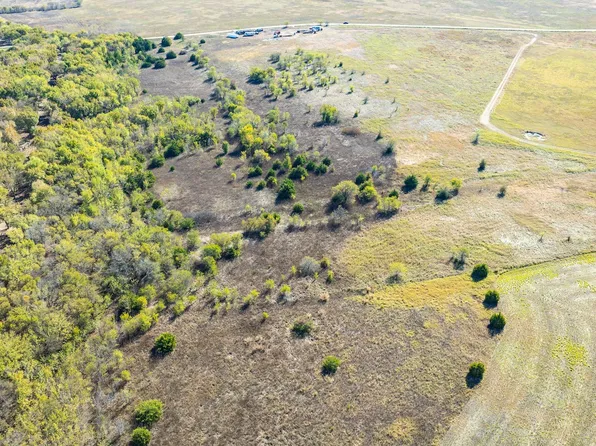 2 Grainery Rd, Waxahachie, TX 75167