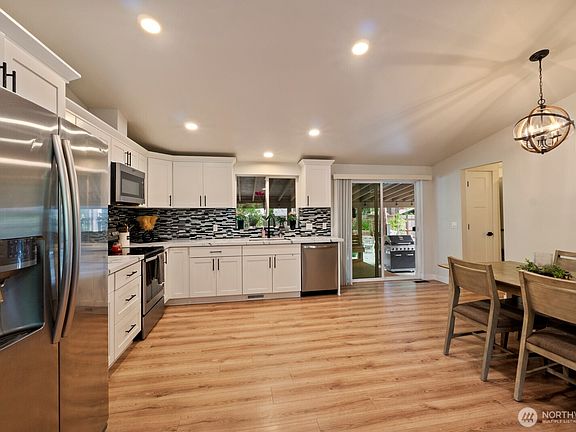 5th image of 41131 May Creek Drive