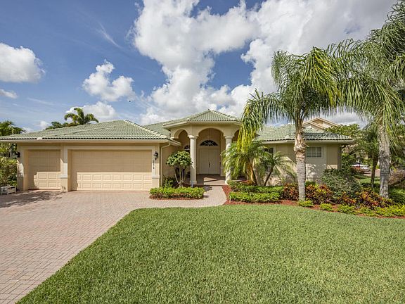2nd image of 2274 SW Golden Bear Way