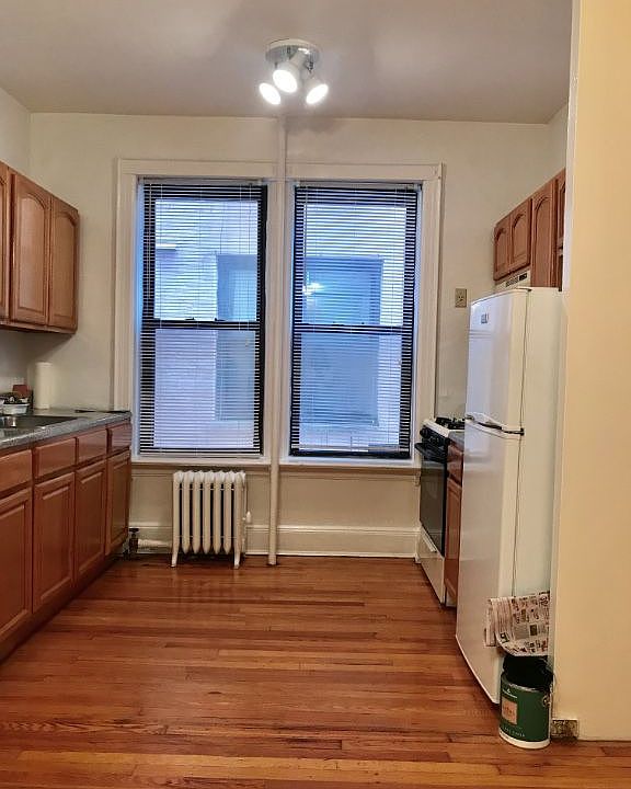 1st image of 3260 34th St APT 1R