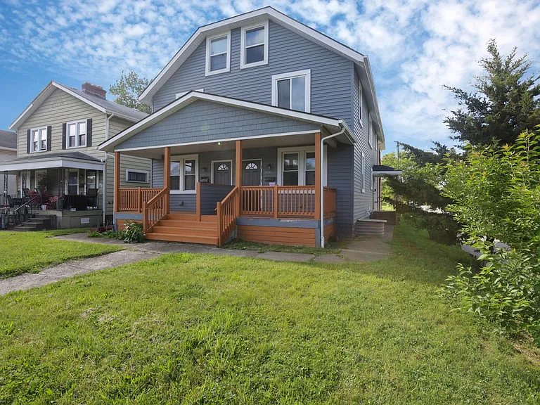 2023 - 2025 Sullivant Ave — Photo 3