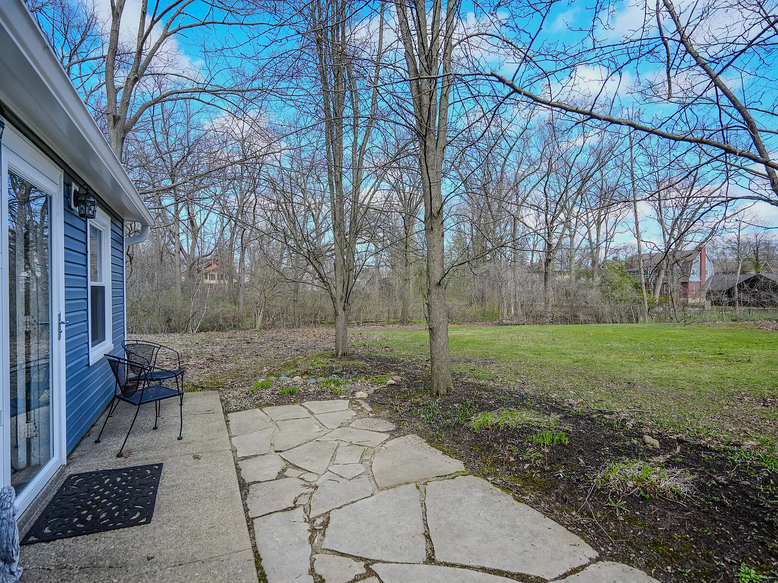 1 bed, 900 sqft, $1,400 — Photo 3