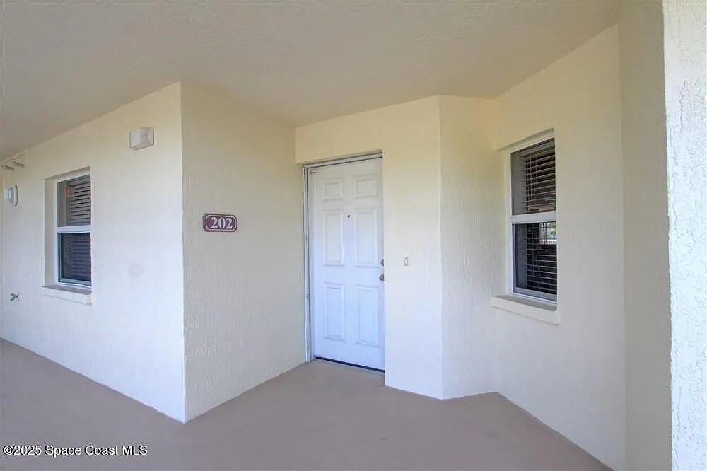 2 bed, 2.0 bath, 1698 sqft, $2,350 — Photo 3