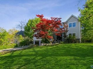 33 Royden Rd, Tenafly, NJ 07670