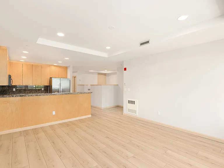 2319 1st Ave #302 — Photo 13