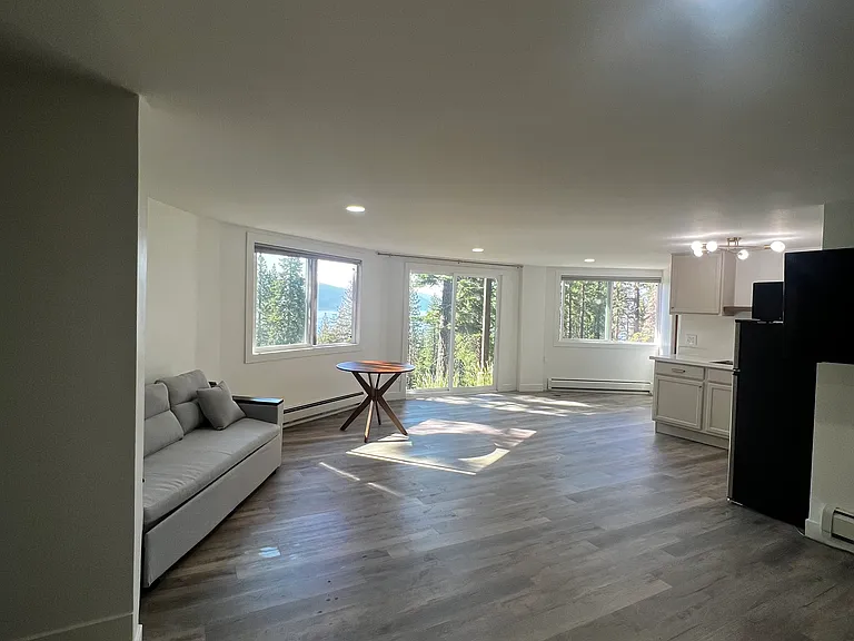 593 Tyner Way — Photo 2