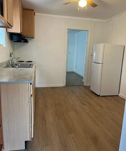1706 E Emma St #A — Photo 4
