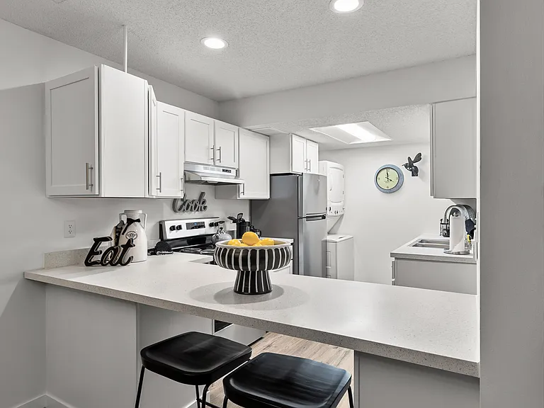 Saddlewood Townhomes — Photo 8