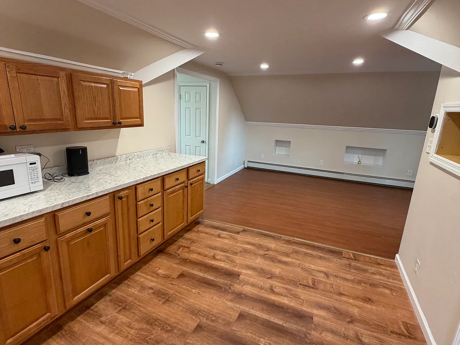 1 bed, $2,300 — Photo 4