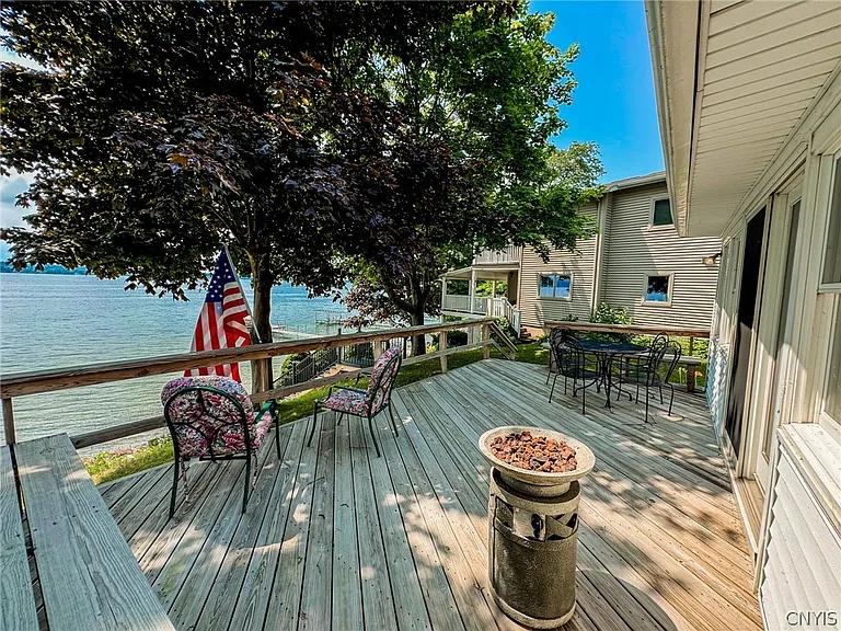 340 Poplar Bch — Photo 8