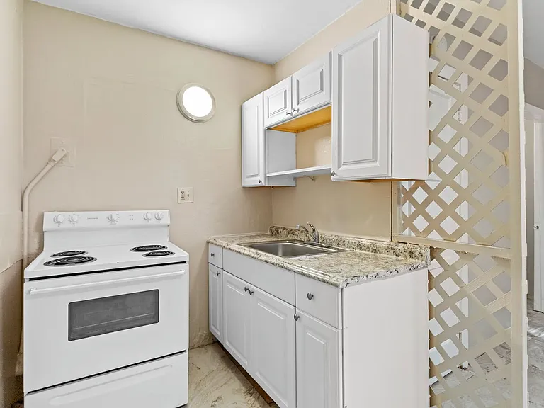 1519 Carmel Ave — Photo 10