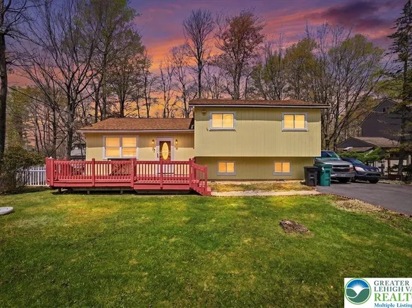 9579 Millwood Dr, Tobyhanna, PA 18466