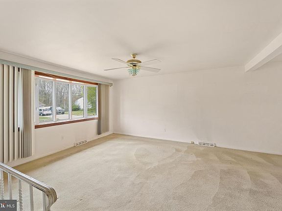 4th image of 14 Briarcliff Rd