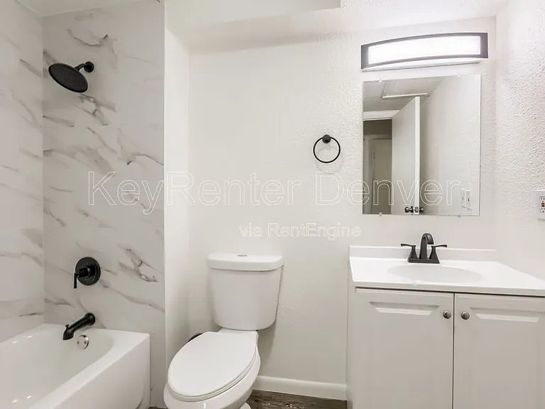 1118 6th St #C — Photo 18