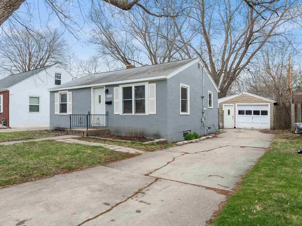 1123 Gross Ave, Green Bay, WI 54304
