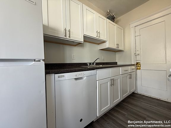 2nd image of 1171 Boylston St APT 25