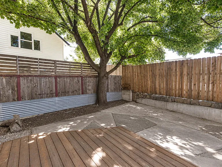 146 NW Jefferson Pl — Photo 37