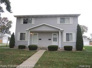 2622 Maple St, Port Huron, MI 48060