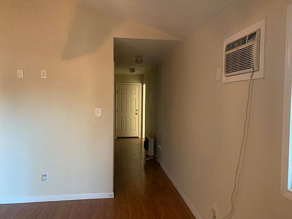 4th image of 262 Hillside Dr #262