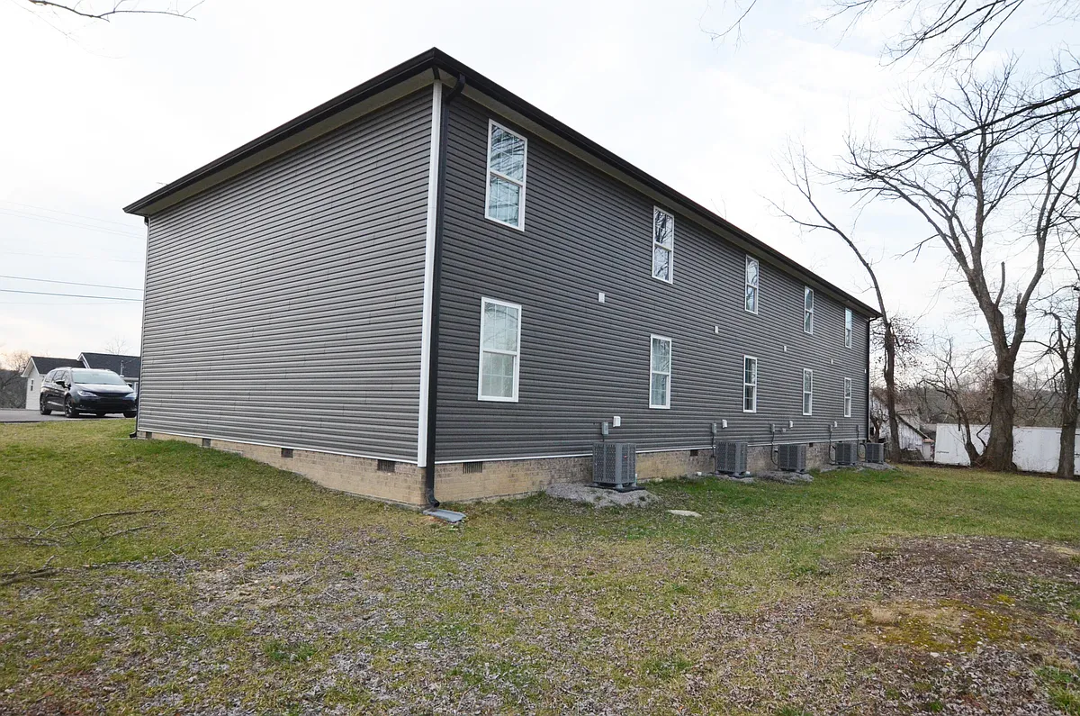 Building Photo - 355 W Cedar Grove Rd