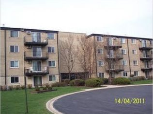 2420 E Brandenberry Ct APT 2D, Arlington Heights, IL 60004