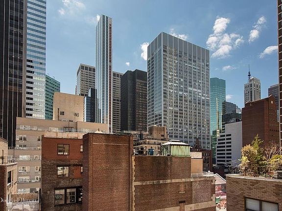 2nd image of 140 E 56th St APT 14H