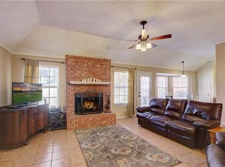 8915 Elbe Trl, Fort Worth, TX 76118