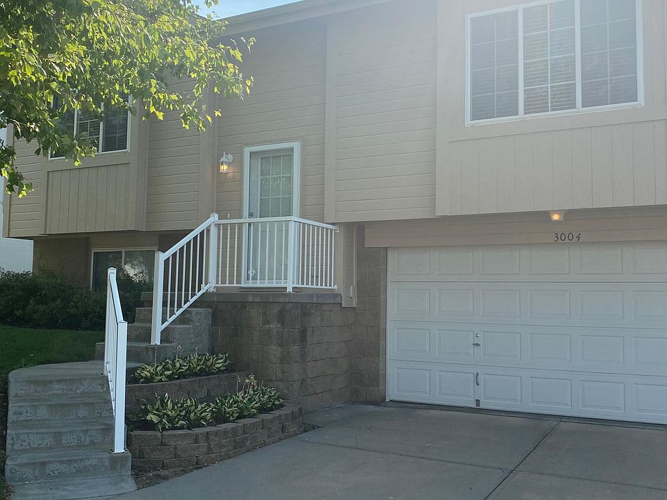 1st image of 3004 N 148th St