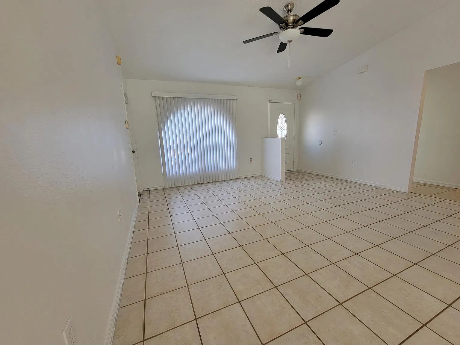 3 bed, 1134 sqft, $1,650 — Photo 3