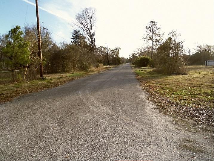 2nd image of 2843 Dewitt Ln