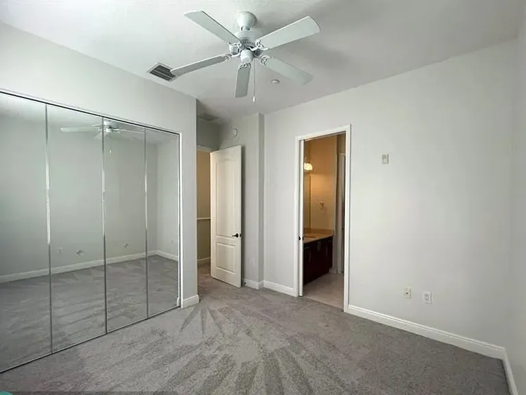 372 SW 14th Ave #372 — Photo 12