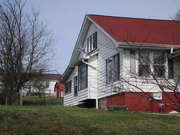 2nd image of 1927 Cecil Ave