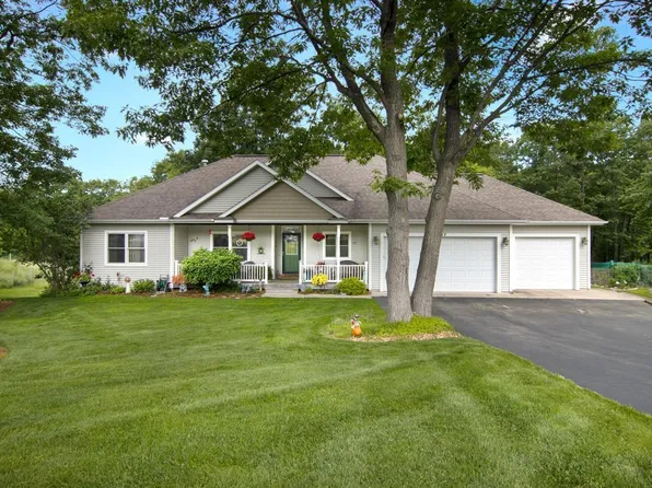 3607 Yorkshire Dr, Traverse City, MI 49686