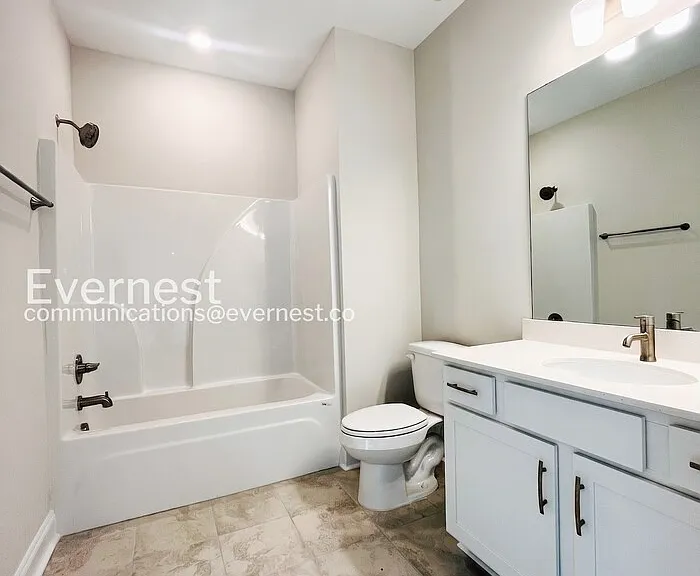 828 Goswell Dr #4 — Photo 10