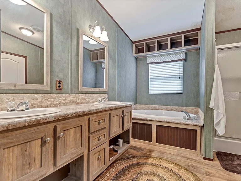 271 Shoreline Dr — Photo 15