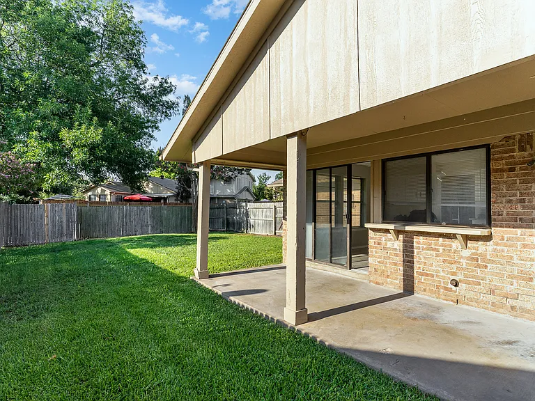 2311 Lawnmeadow Dr — Photo 15
