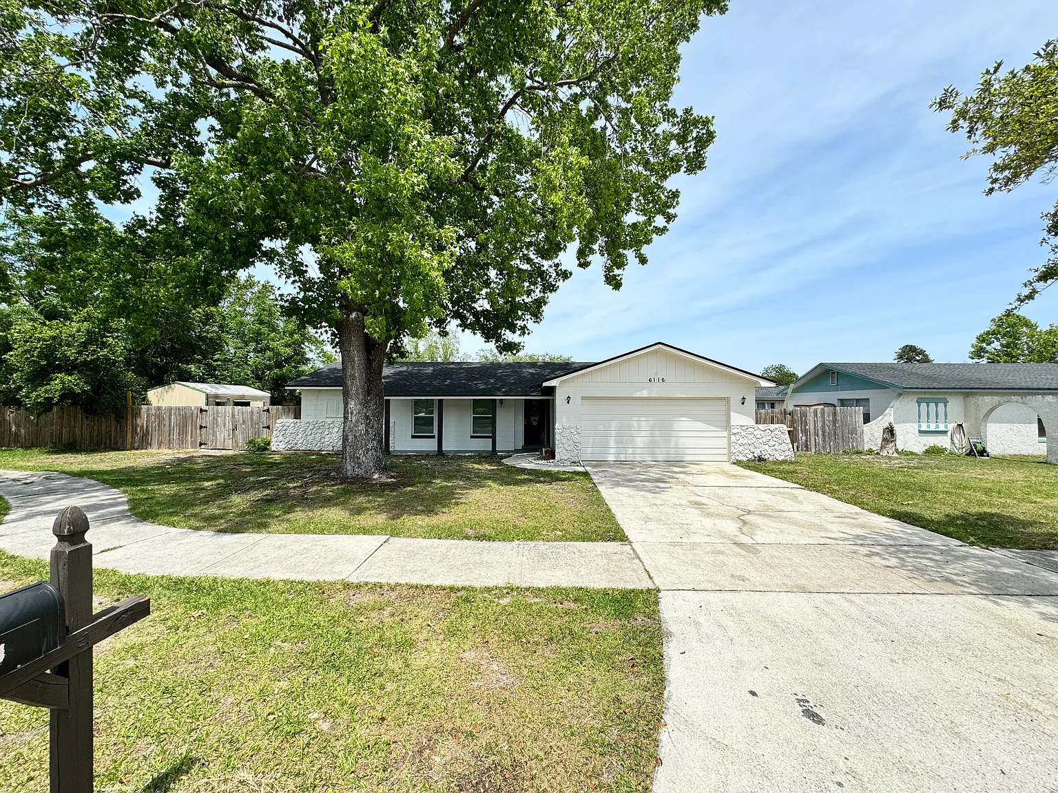 Beautiful Newly Renovated Home — Photo 2