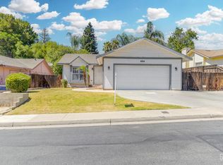 6204 Royal Coach Dr, Bakersfield, CA 93306