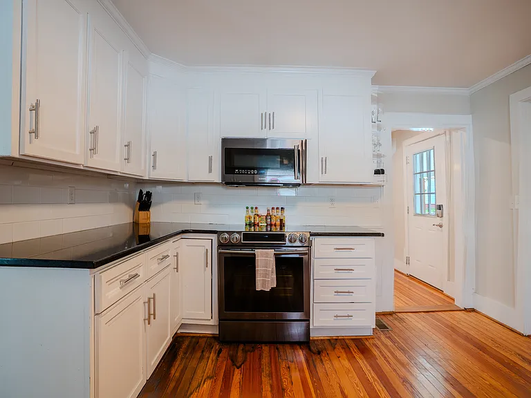 309 Court Ave — Photo 6