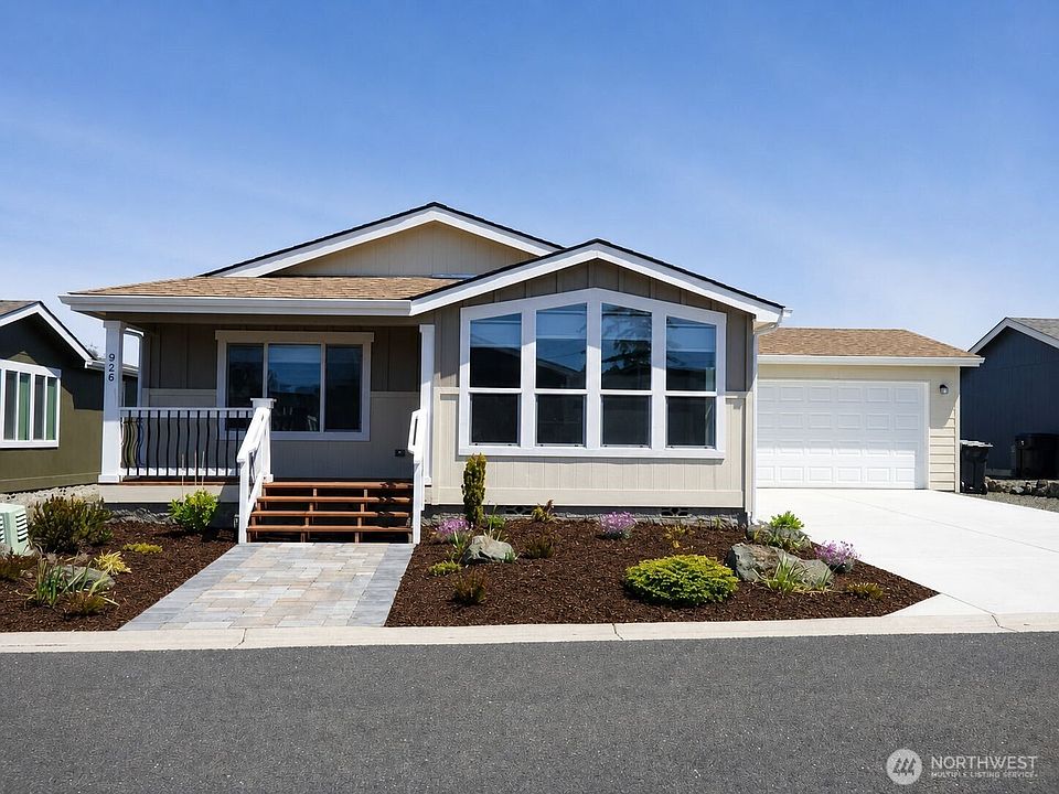 1st image of 926 N Rock Rose Avenue