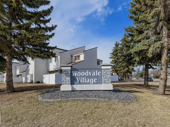 37 Woodvale Vlg NW, Edmonton, AB T6L 1W4
