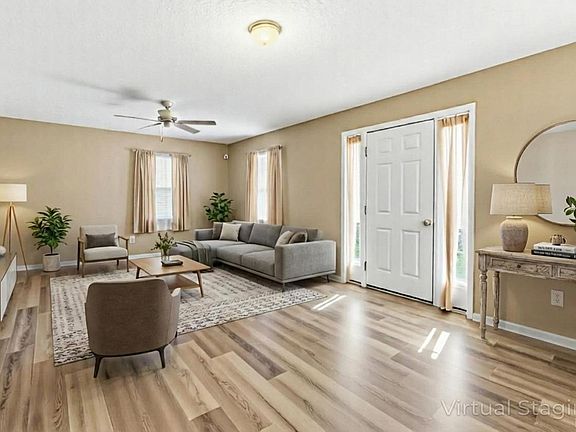 3rd image of 134 Robinwood Pl