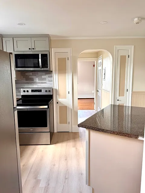 1 bed, 700 sqft, $1,825 — Photo 3