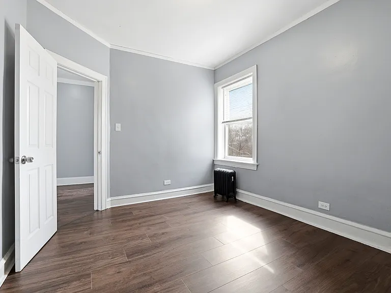 719 W 80th St #2 — Photo 11