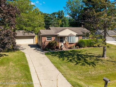 2224 Pembroke Rd, Lansing, MI, 48906
