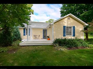 215 E Mechanic St, New Buffalo, MI 49117