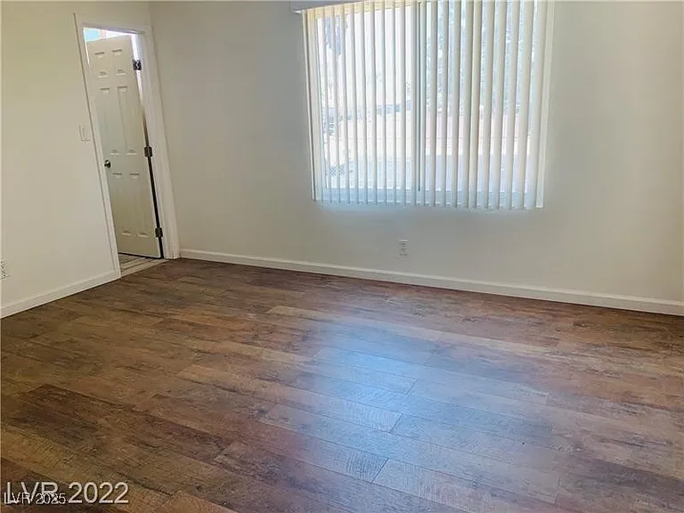 501 Slayton Dr — Photo 15