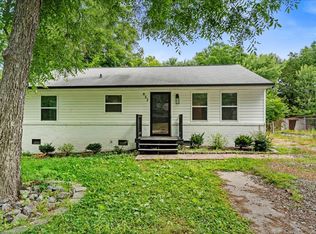 932 Summer Dr, Gastonia, NC 28052