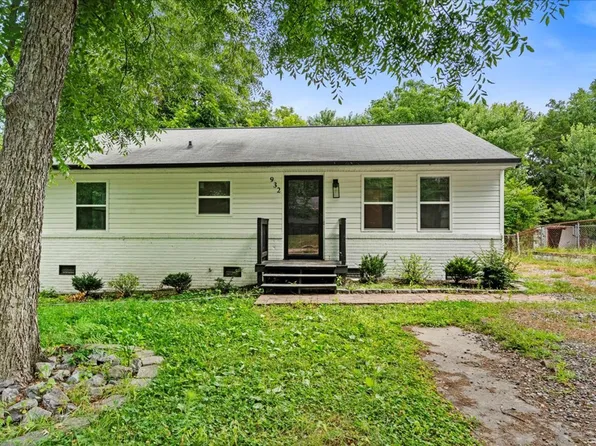 932 Summer Dr, Gastonia, NC 28052