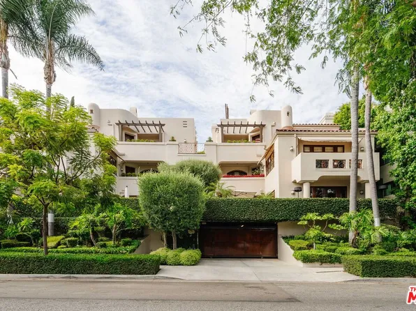 9024 Cynthia St APT 204, West Hollywood, CA 90069